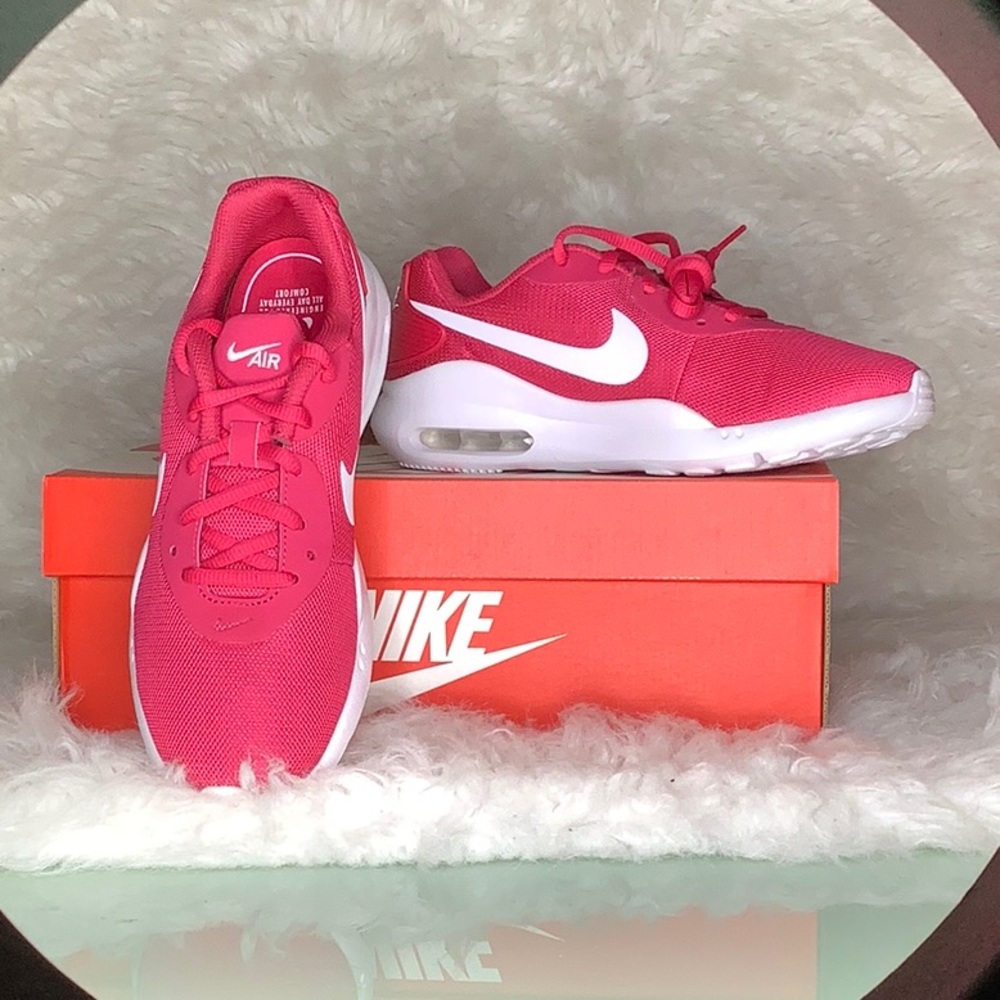 WMNS NIKE AIR MAX OKETO
